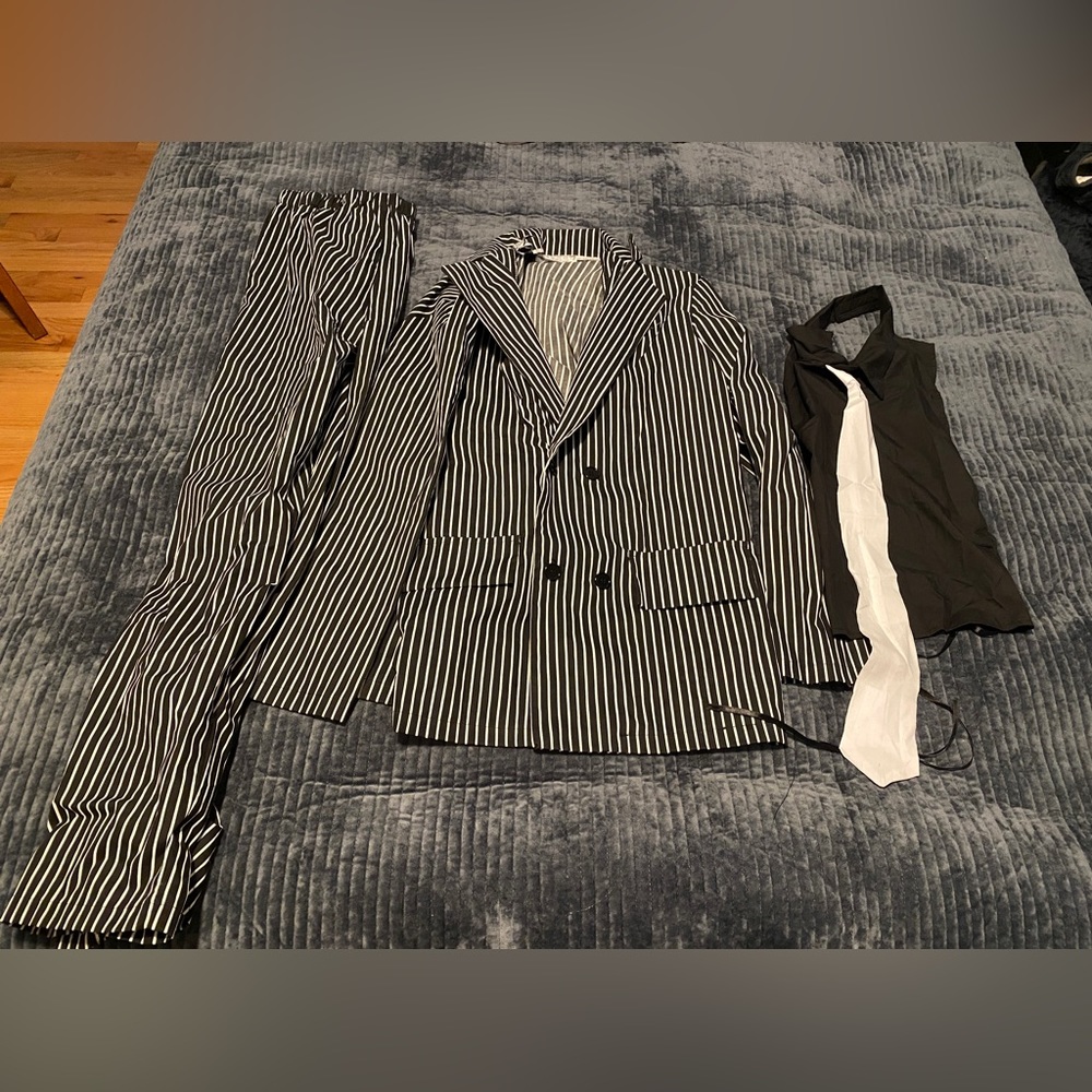 Gomez Addams suit costume